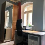 3 Zimmer möbiliert Nähe Zentrum/3 room furnished near center