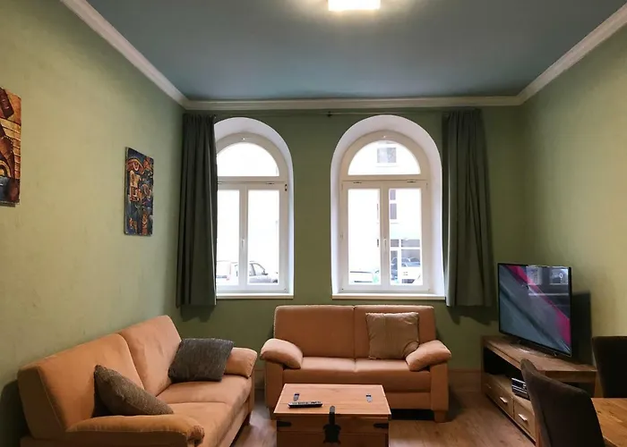 3 Zimmer möbiliert Nähe Zentrum/3 room furnished near center