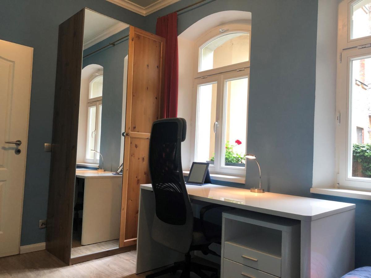 3 Mobiliert Nahe Zentrum/3 Furnished Near Center Apartment *