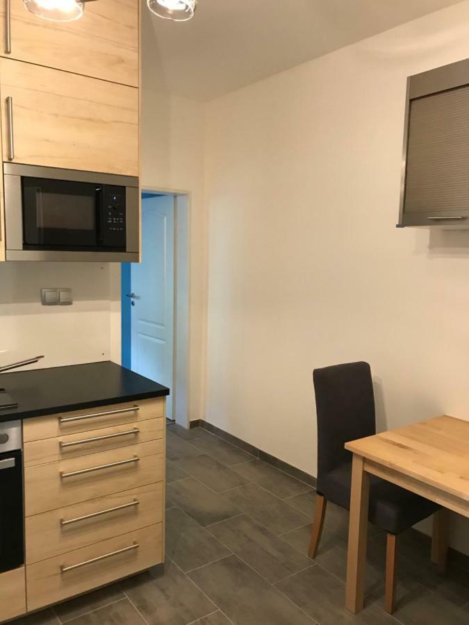 3 Mobiliert Nahe Zentrum/3 Furnished Near Center Apartment Nürnberg