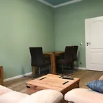 3 Zimmer Moebiliert Naehe Zentrum/3 Room Furnished Near Center